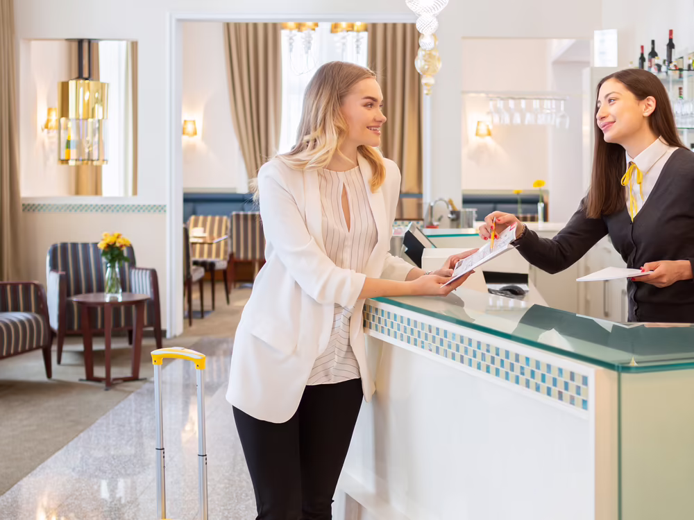 Hotelrezeption im HiLight Suites Hotels
