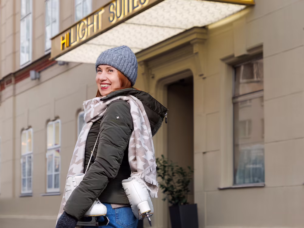Unterwegs vor dem HiLight Suites Hotel