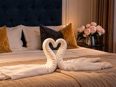 Romantische Zimmerdekoration im HiLight Suites Hotel