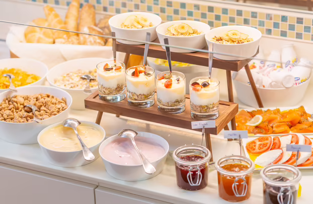 Frühstücksbuffet mit regionalen Produkten